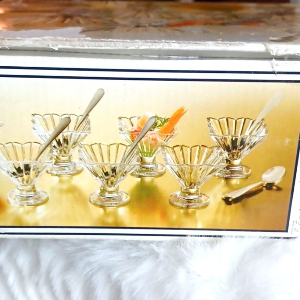 Crystal clear Taster Tinis Dishes ‎ W 17 Piece Spoons New In The Box
